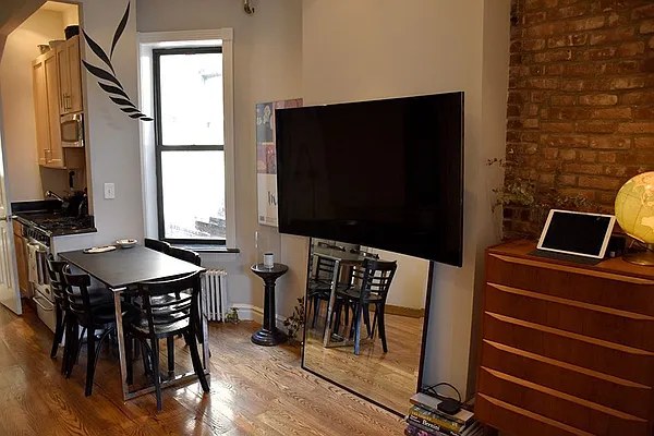 Rented by Corcoran | media 28