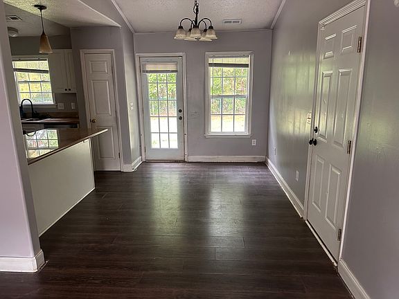 3rd image of 143 Corinth Dr