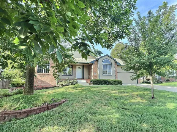 1407 W Quail Crossing Ct, Andover, KS 67002