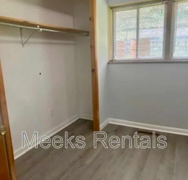 1118 Montrose Dr — Photo 23