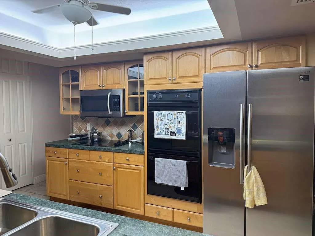 1 bed, 1.0 bath, 2767 sqft, $1,100 — Photo 3