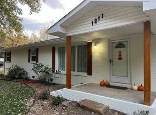 1211 S Curtis Ave, Pea Ridge, AR 72751