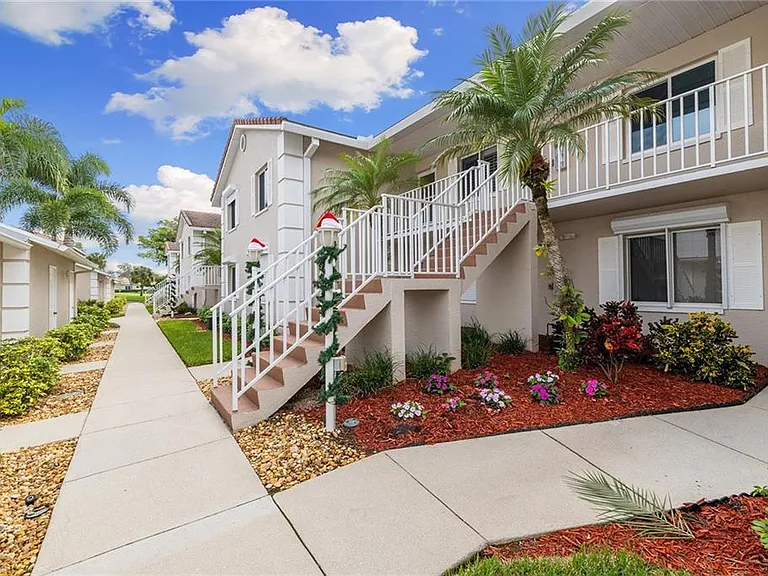 6900 Dennis Cir #J-205 — Photo 11