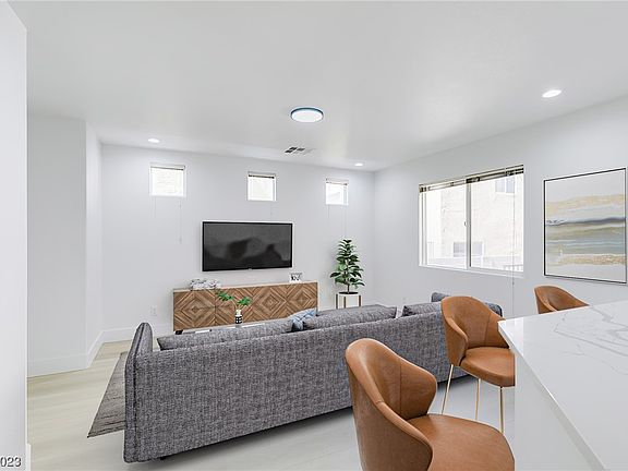 3rd image of 9098 McGinnis Ave