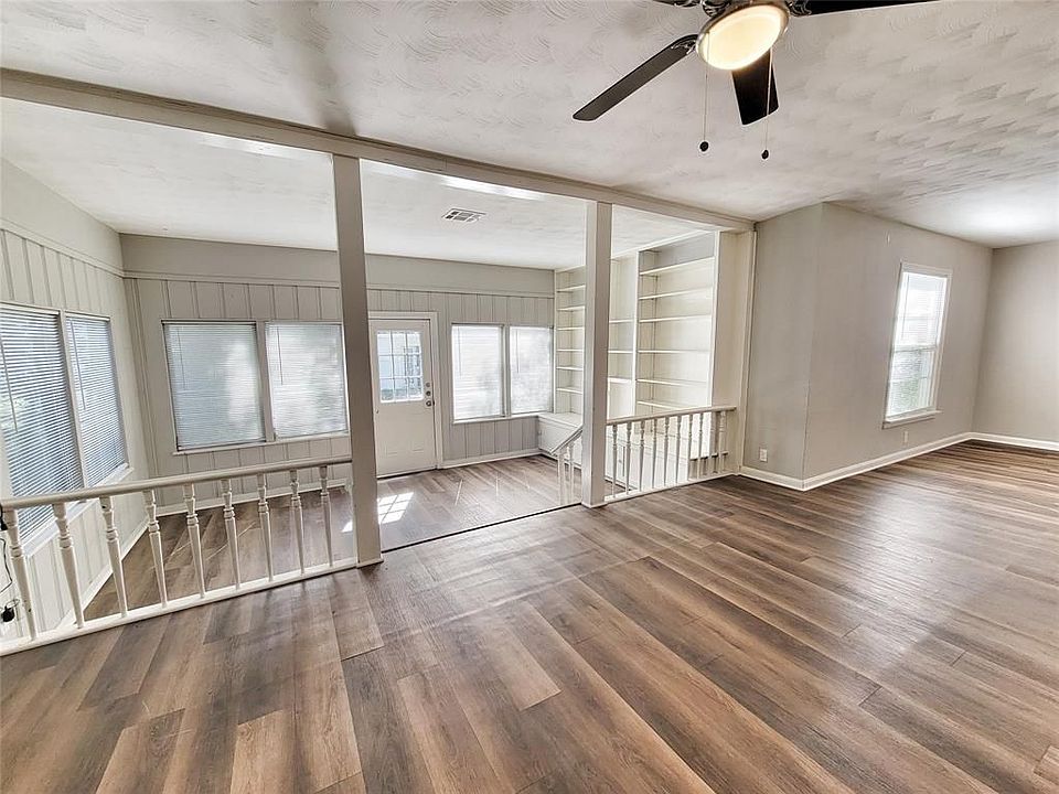 1st image of 2419 Oaklawn Dr