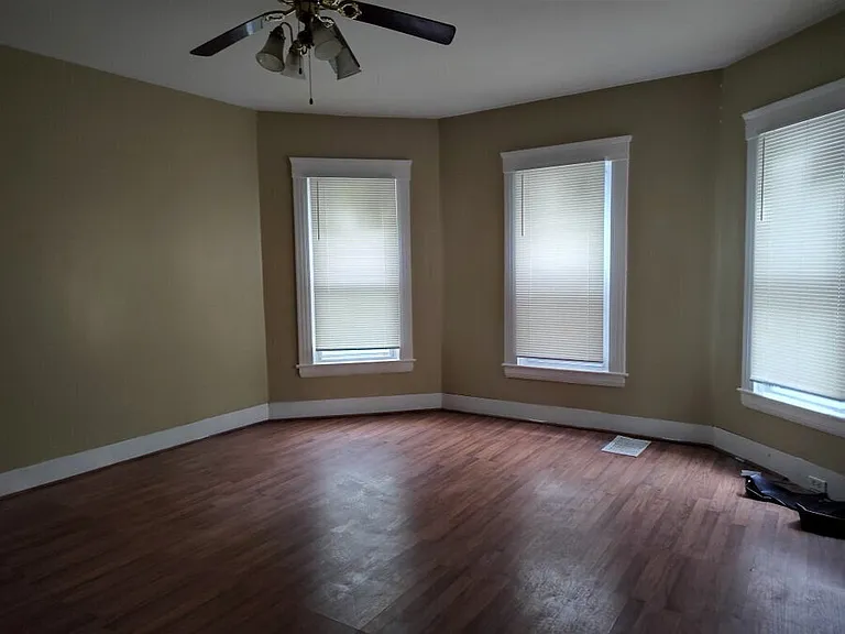 6034 Hillman Ave — Photo 2