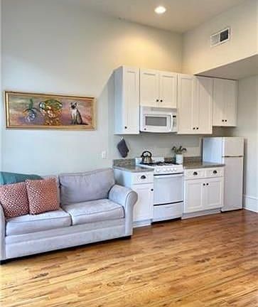 4th image of 1457 Josephine St APT D