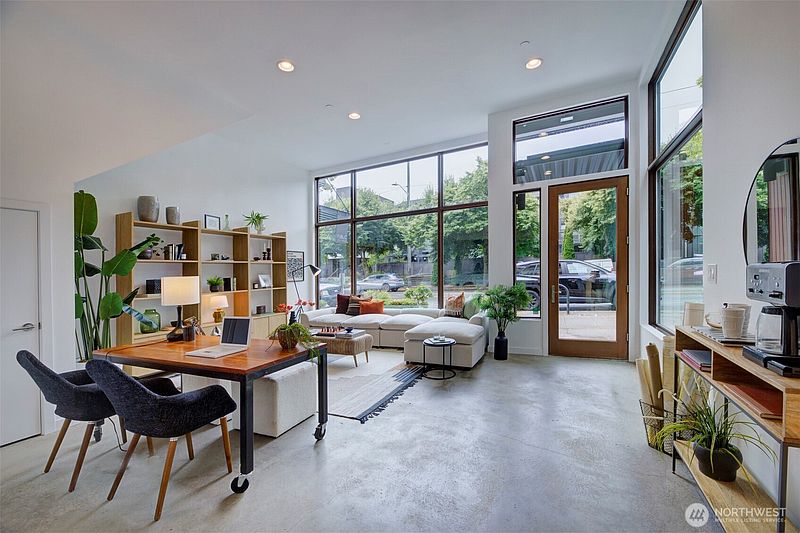 2nd image of 3834 California Avenue SW