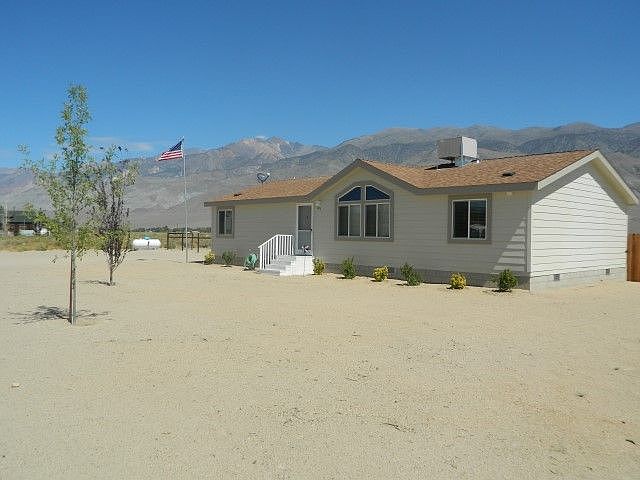 Front yard,front door