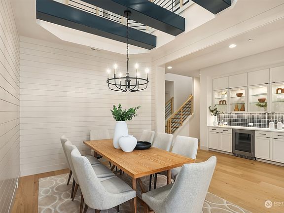 5th image of 10810 NE 47th Street