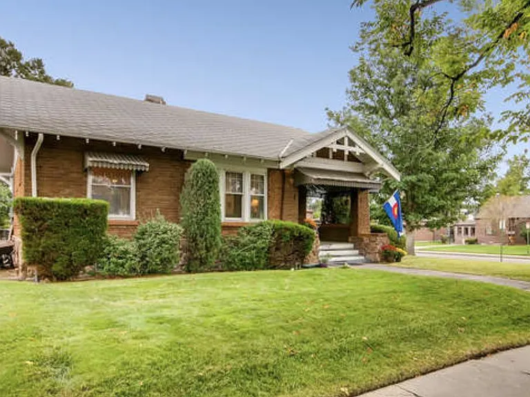 2106 N Raleigh St — Photo 2