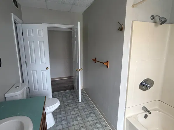 93 Harvard St APT 3, Fitchburg, MA 01420