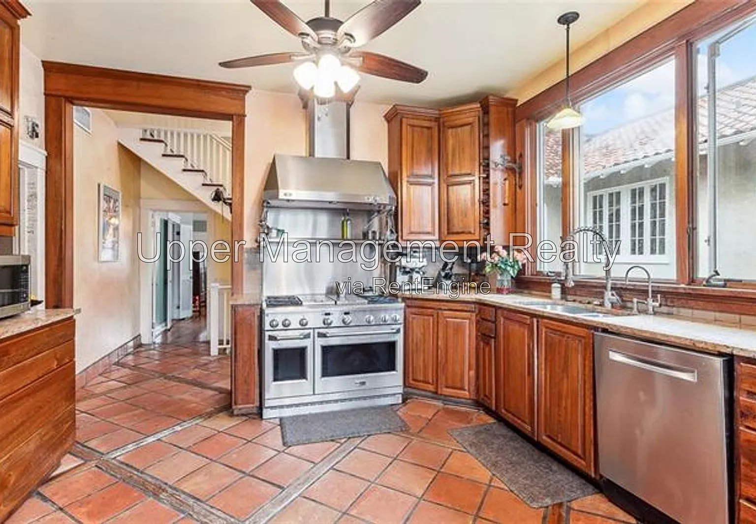 5 bed, 3.0 bath, 3000 sqft, $5,500 — Photo 4