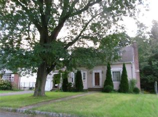 184 Mali Dr, North Plainfield, NJ 07062
