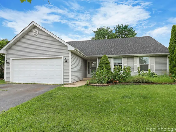 1504 9th St, Harvard, IL 60033