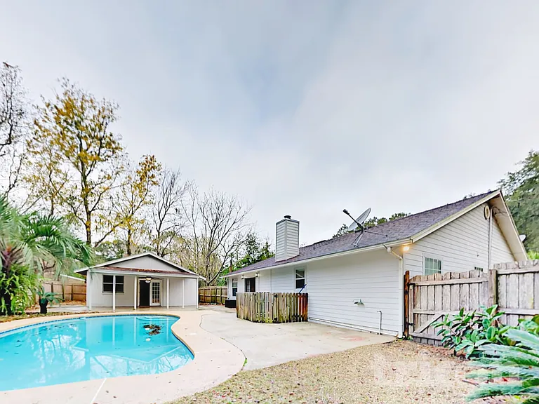 832 Worth Rd — Photo 19