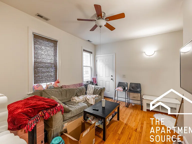 1738 W Altgeld St #2R — Photo 5
