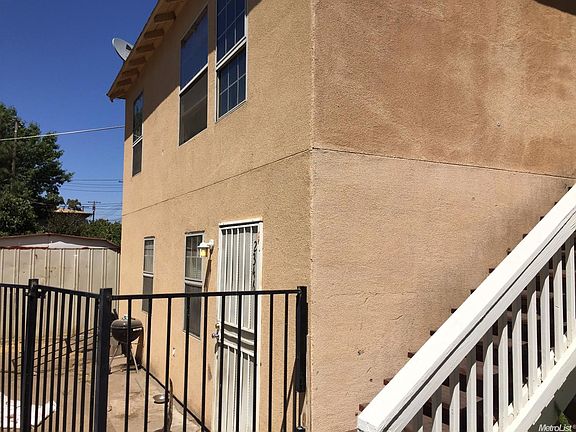 5th image of 2344 Oakmont St