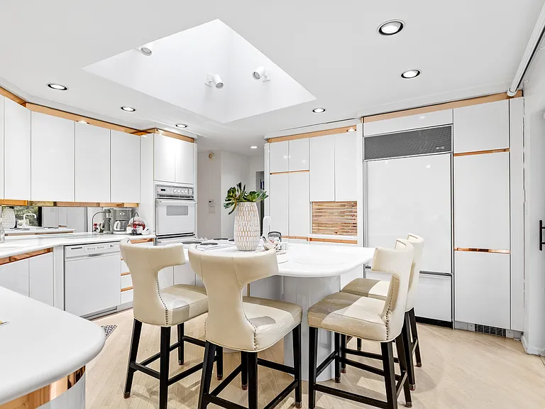 82 Wooleys Dr — Photo 8