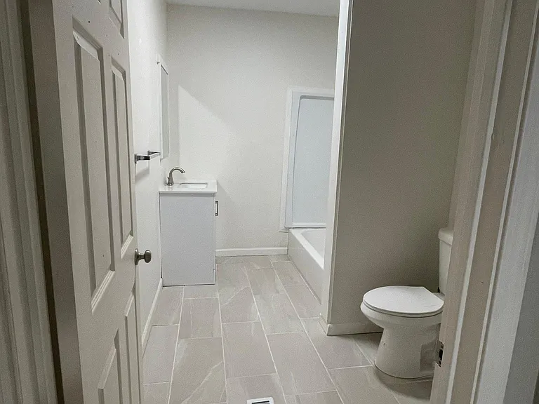 2835 Texas Ave #1F — Photo 5
