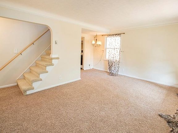 2nd image of 6870 Greenleaf Ave