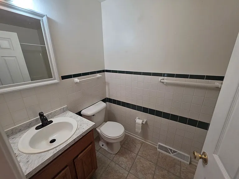 146 Honora Dr — Photo 15
