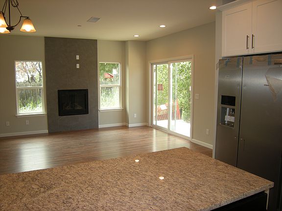 4th image of 10386 El Camino Real