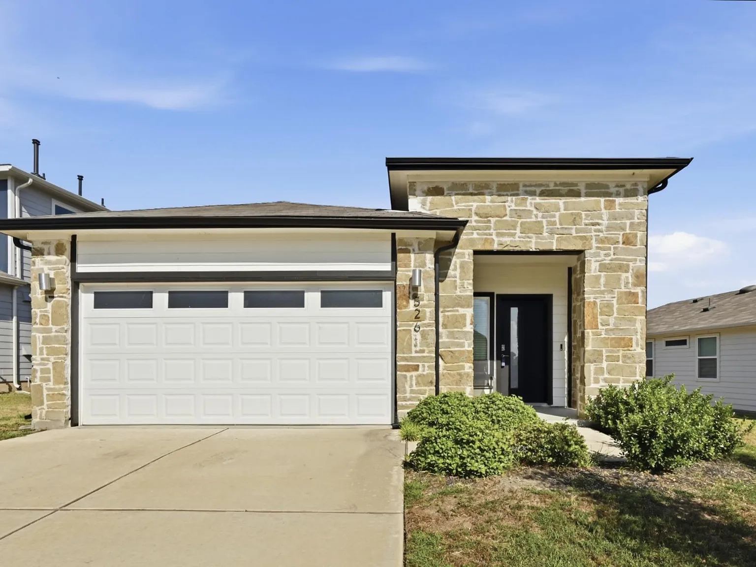 3 bed, 2.0 bath, 1499 sqft, $1,800 — Photo 1