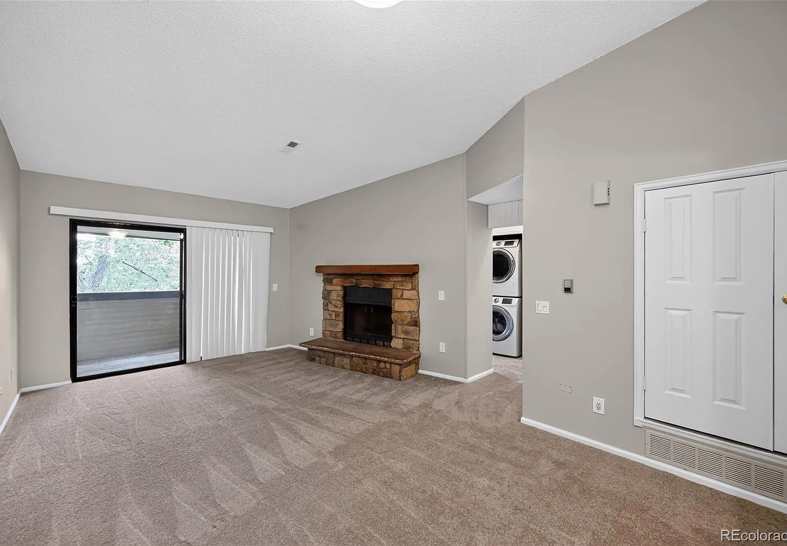 16153 E Alaska Pl — Photo 2