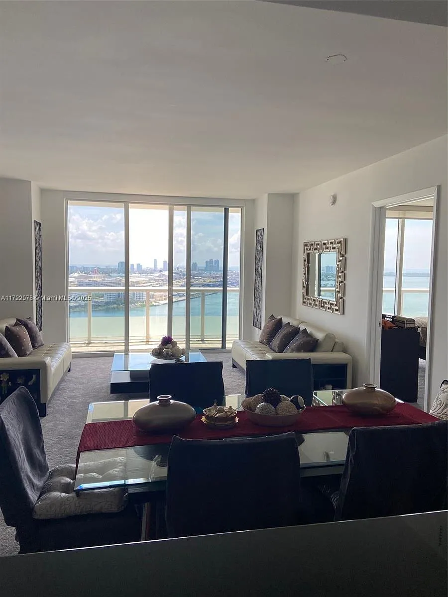 Building Photo - 50 Biscayne Blvd #2906