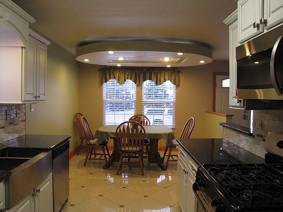 4th image of 15924 W Iroquois Dr