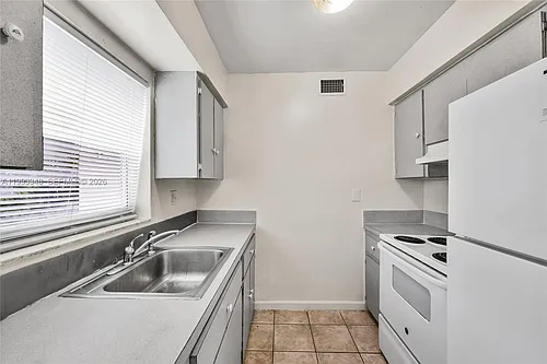 2241 NW 59th Ter Photo 1