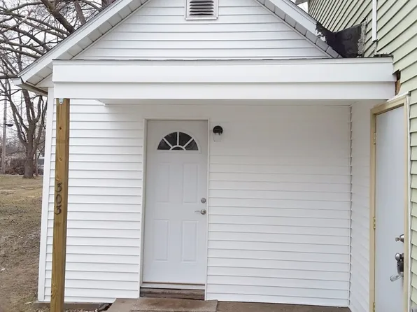 303 S 10th St, Goshen, IN 46528