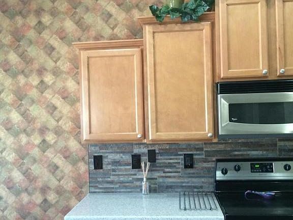 4 Dining:Kitchen