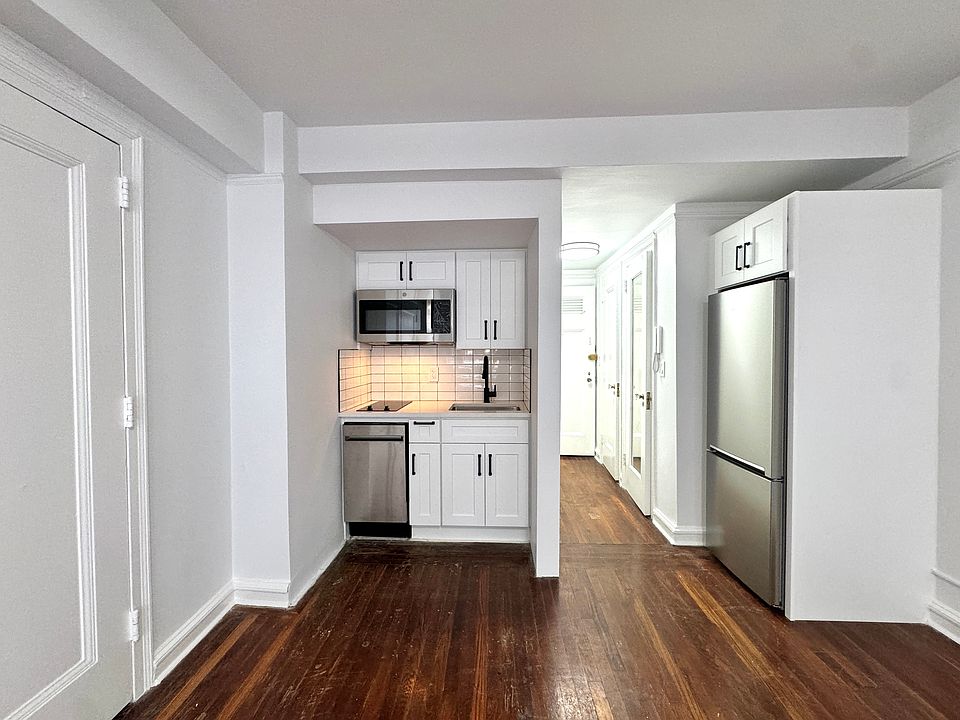 1st image of 320 E 42nd St #11007
