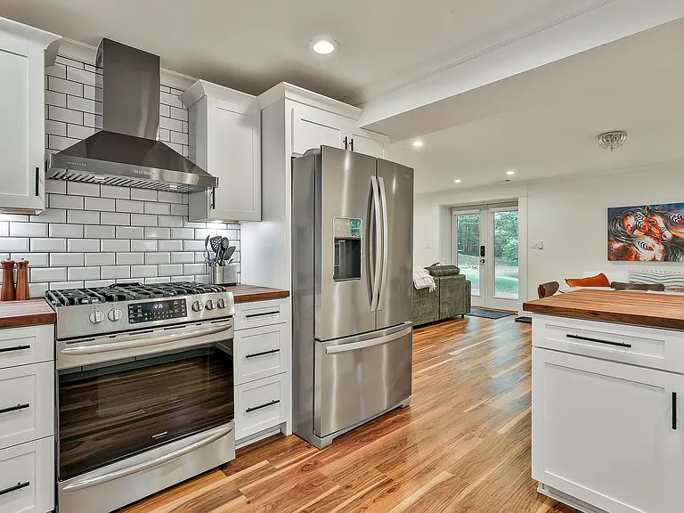 410 Thornton Lane — Photo 12