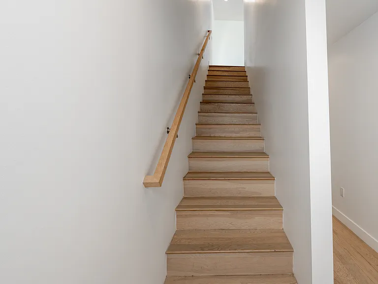 644 3/4 N Commonwealth Ave — Photo 18