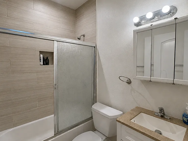 1847 1/2 W Florence Ave #205 — Photo 6