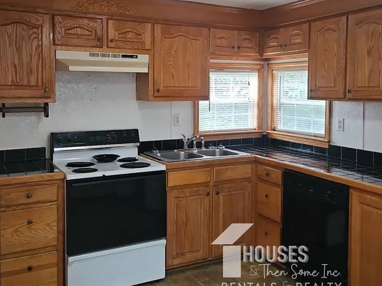 102 Nemo Ln — Photo 6