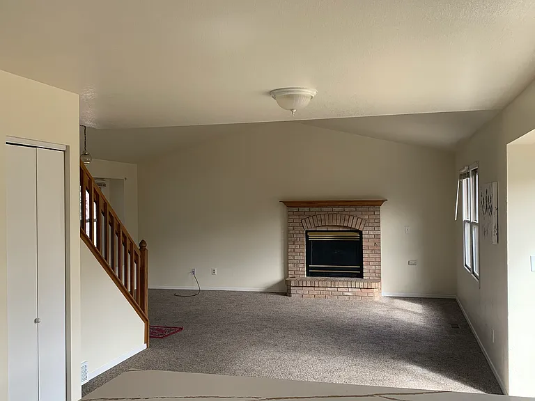 kitchen into living rm