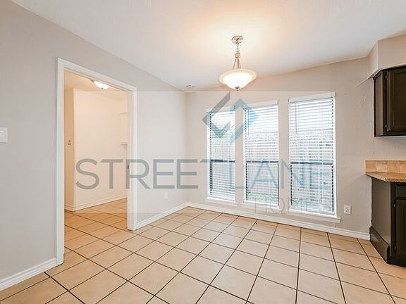 5th image of 618 Melissa Ln