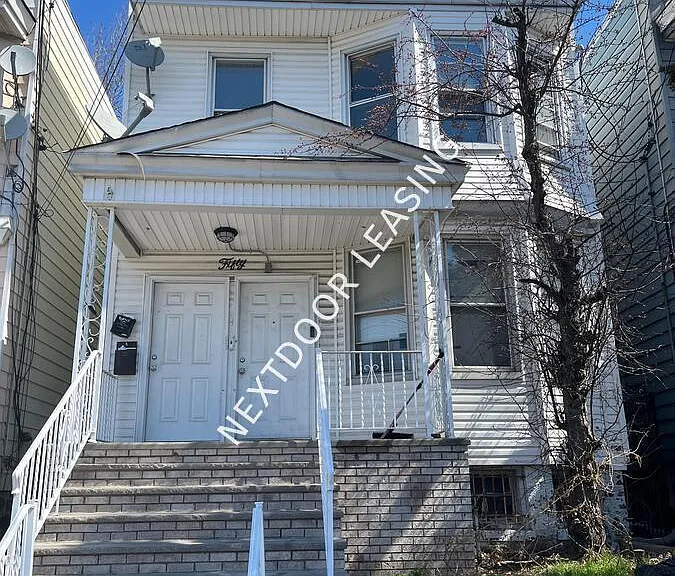 50 Gates Ave #2M — Photo 1