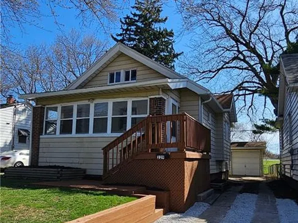 229 Van Buren Ave, Oregon, OH 43616