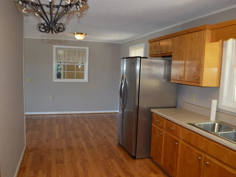 127 Freedom Dr — Photo 10