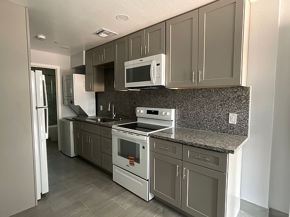 4th image of 733 E Garfield St #2