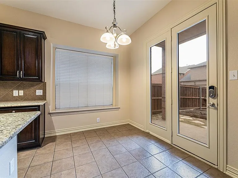 1475 Cambridge Dr — Photo 16
