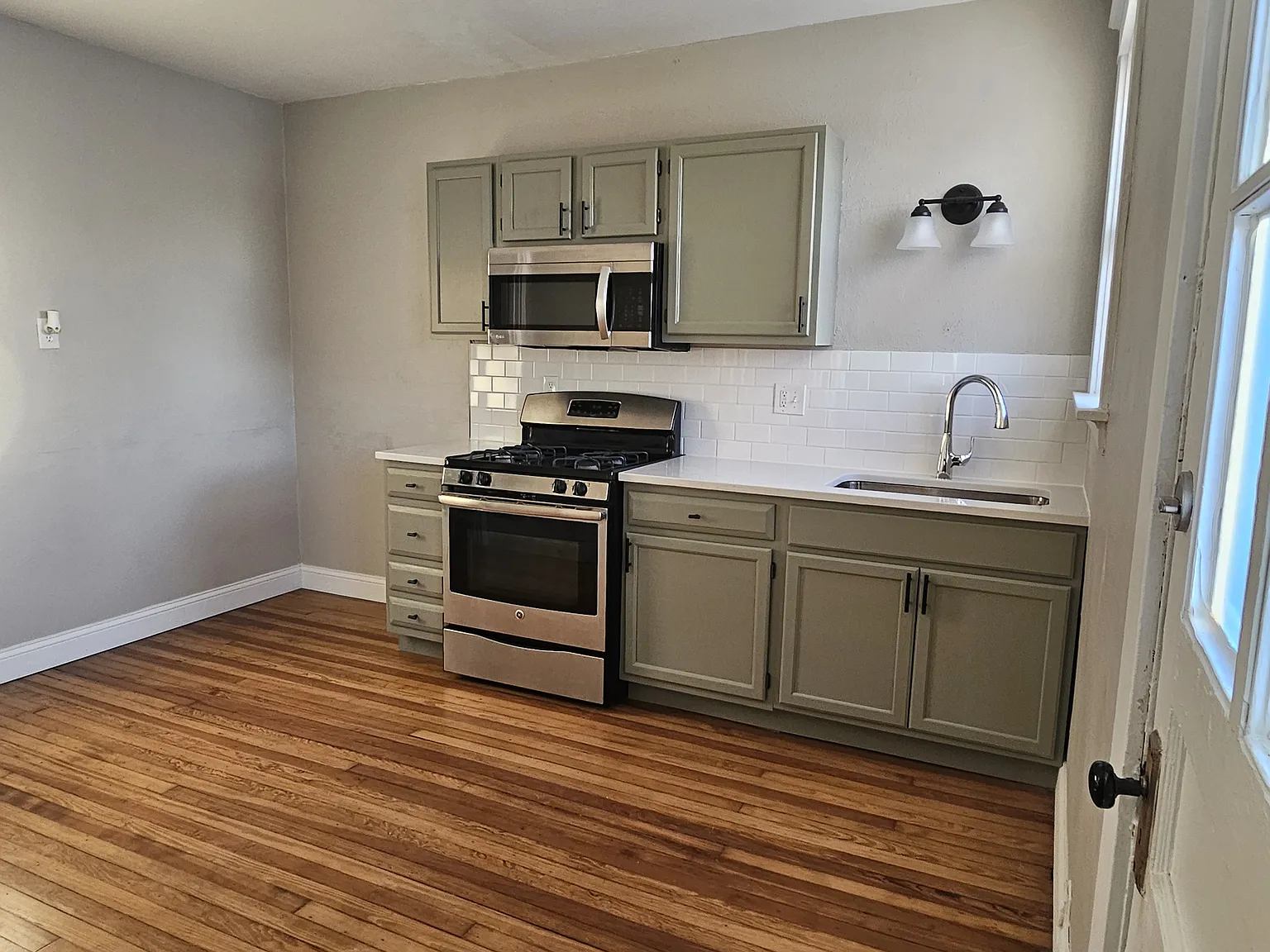 1 bed, 792 sqft, $815 — Photo 3