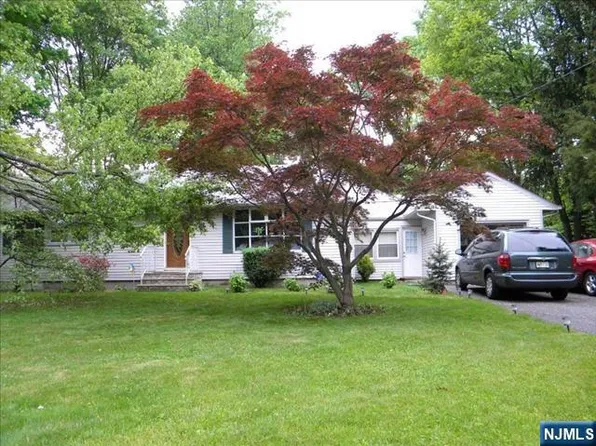658 Meisten St, Washington Township, NJ 07676