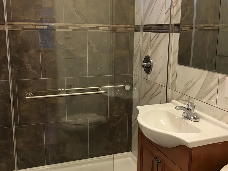 1815 E Thomas St #B — Photo 9
