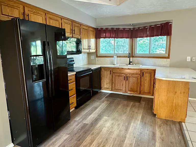 805 Donegal Dr — Photo 9